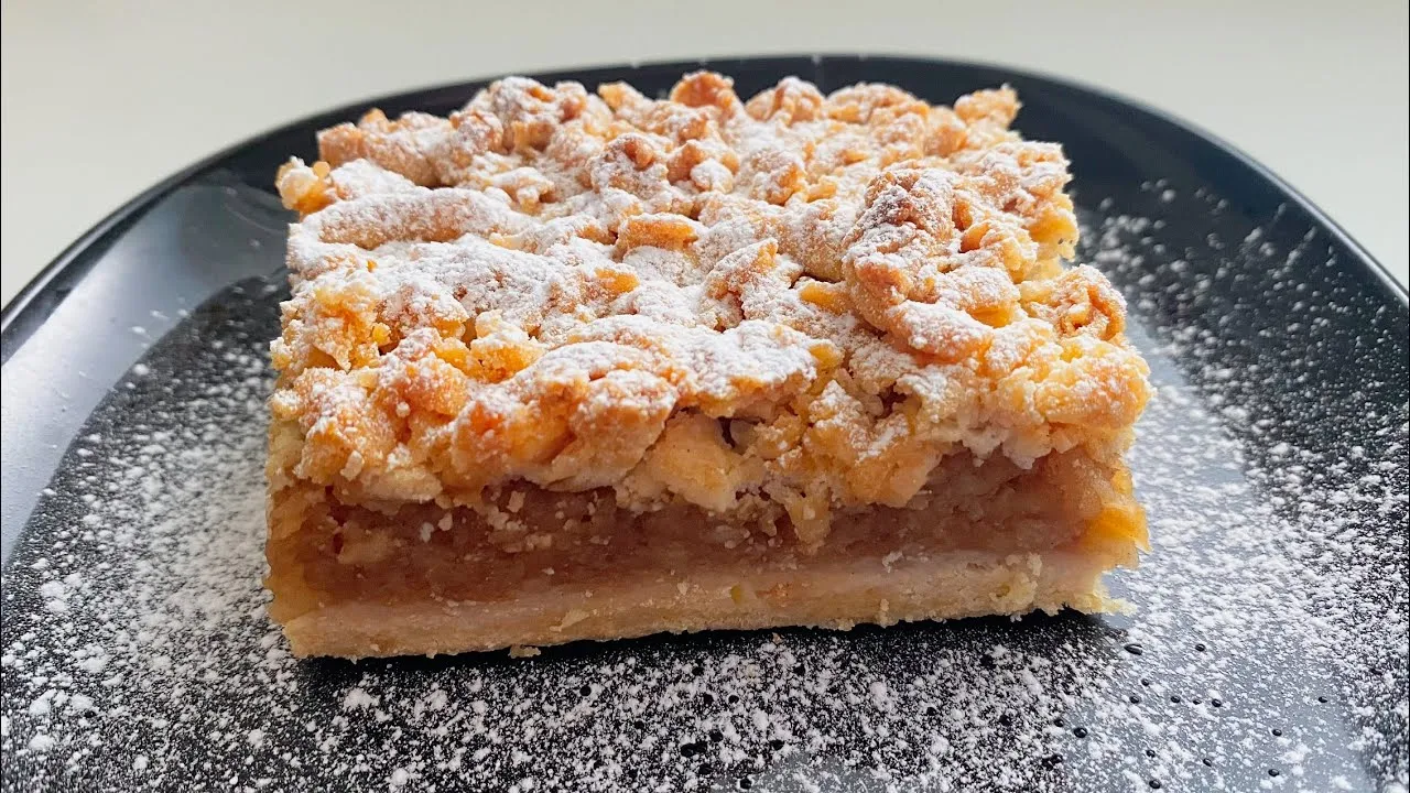 Jak zrobić szarlotkę na kruchym cieście, która zachwyci wszystkich