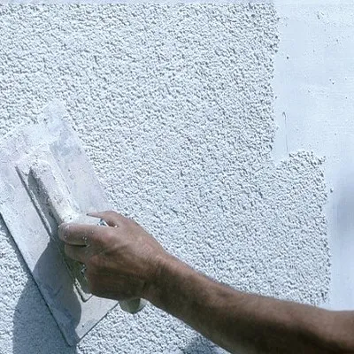 Jak nakładać tynk strukturalny: 9 kroków do idealnej ściany