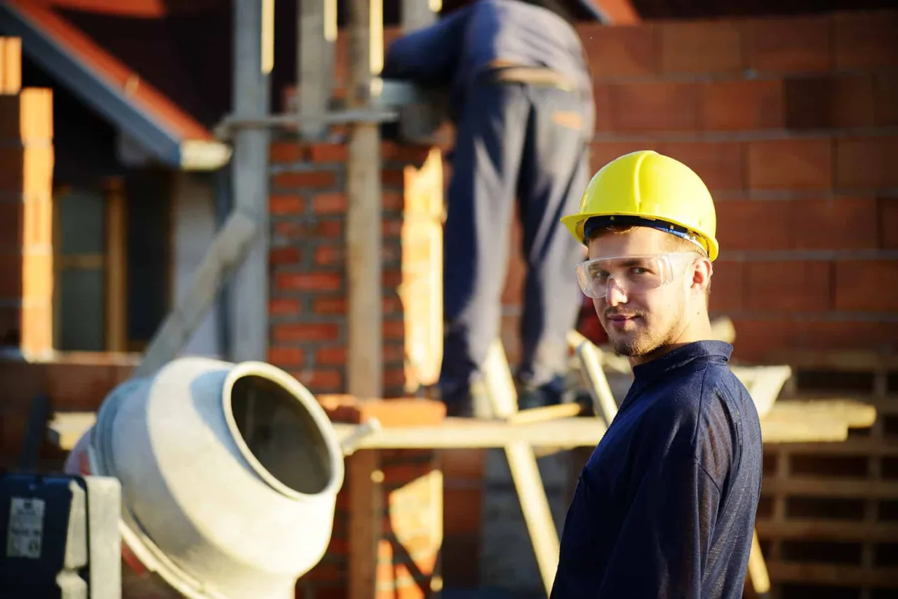 Jak wygląda betoniarka? Zobacz różnice między typami i designem