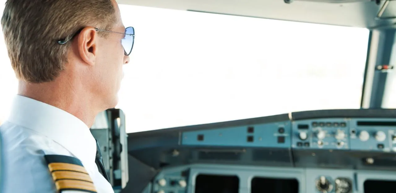 Ile zarabiają piloci Ryanair? Zaskakujące fakty o wynagrodzeniach