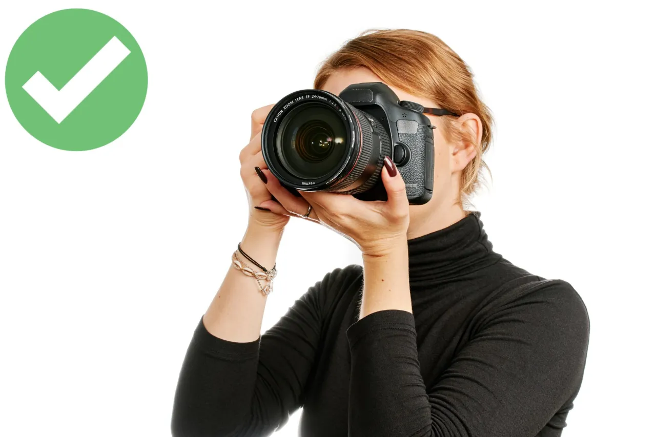 Jak trzymać aparat, aby uniknąć drgań i poprawić jakość zdjęć Jak trzymać aparat, aby uniknąć drgań i poprawić jakość zdjęć