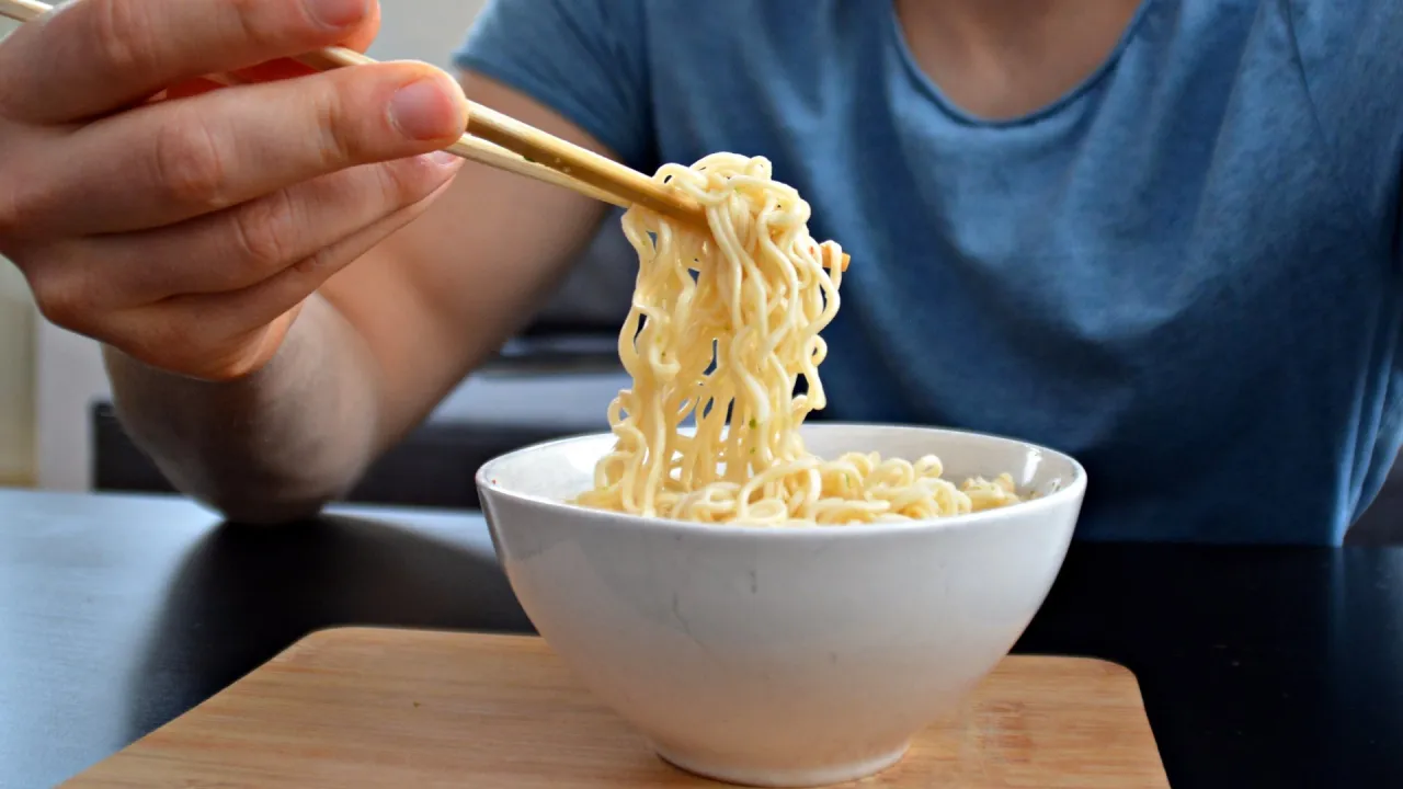 Czy zupki chińskie są zdrowe - oto cała prawda o ich wpływie na organizm