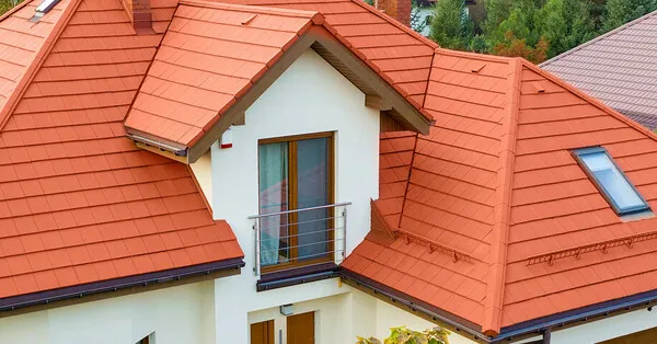 Dachówka płaska czerwona: Wszystko, co musisz wiedzieć przed zakupem