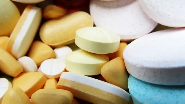 Czy suplementy diety są szkodliwe? Odkryj niebezpieczeństwa dla zdrowia