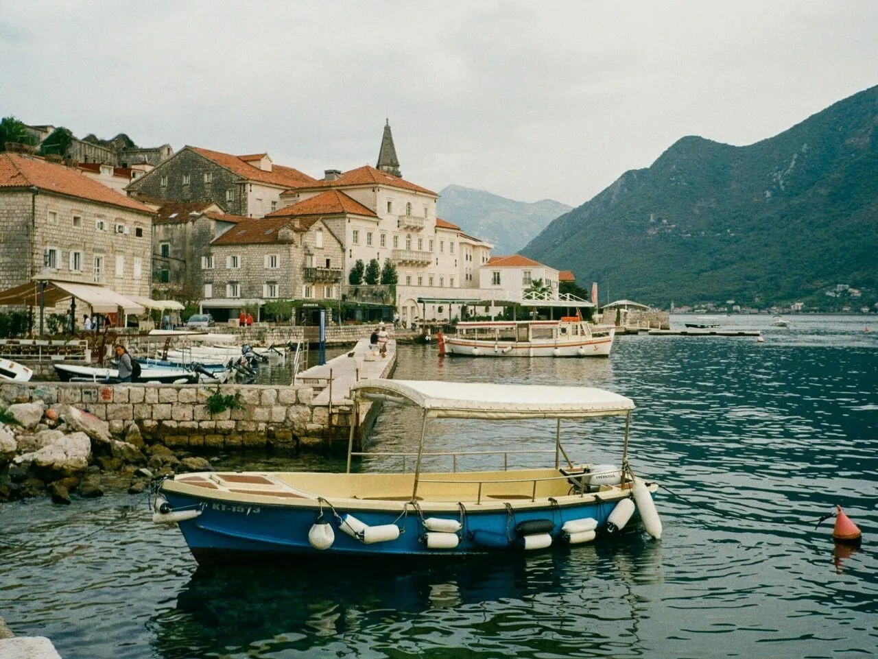 Co zabrać na wakacje do Czarnogóry, aby uniknąć nieprzyjemności?