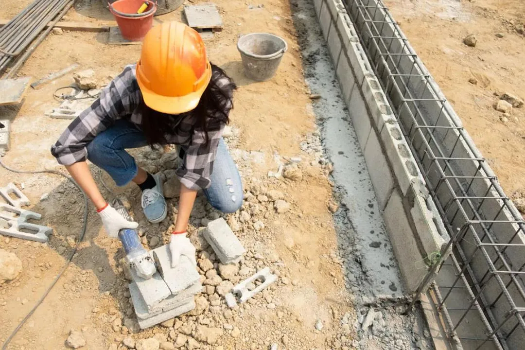 Jaki beton na fundament - B20 czy B25? Poznaj kluczowe różnice i wskazówki doboru