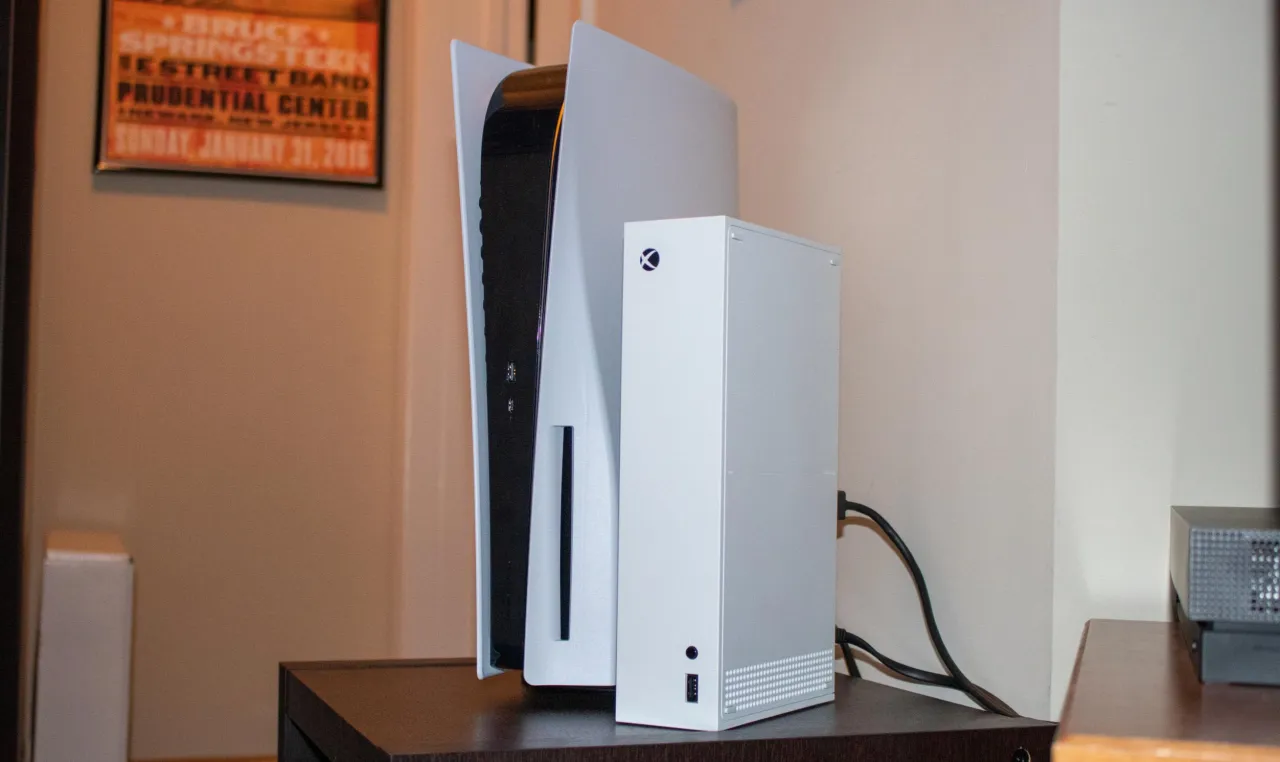 PS5 czy Xbox Series S - który wybór przyniesie więcej radości?