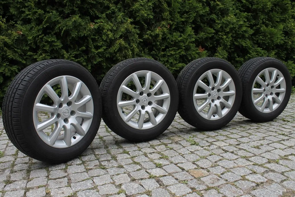 Opony do Opel Astra H - Jakie wybrać, aby uniknąć problemów?