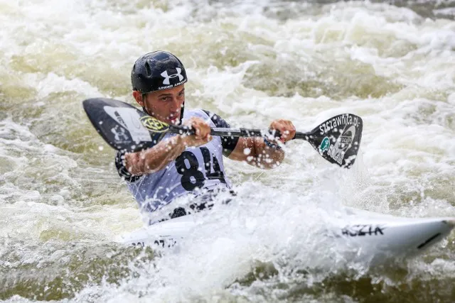 Kajakarstwo górskie w Polsce: najlepsze trasy i porady bezpieczeństwa