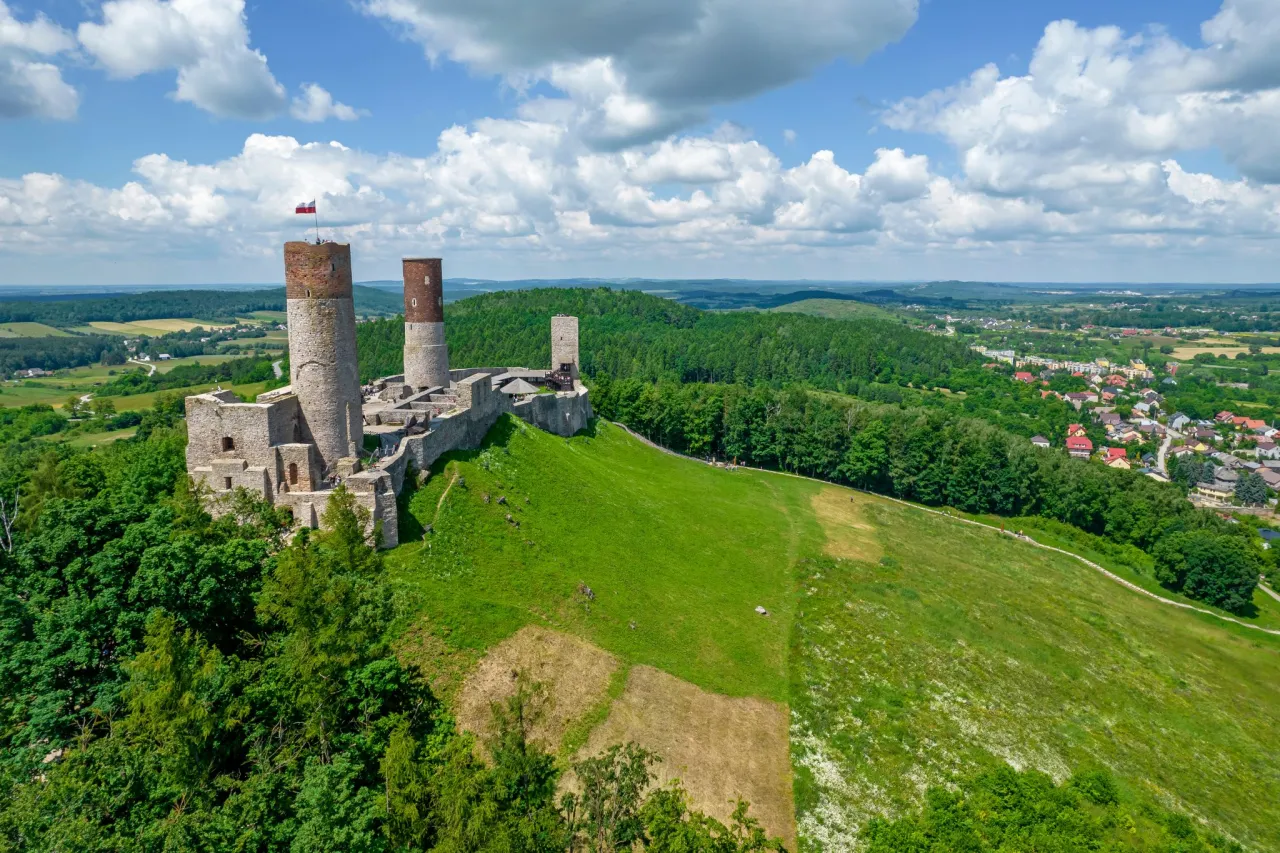 Najlepsze miejsca na nocleg w Górach Świętokrzyskich, które zaskoczą