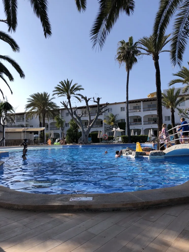 Najlepsze hotele w Majorce dla rodzin z dziećmi - co warto wiedzieć