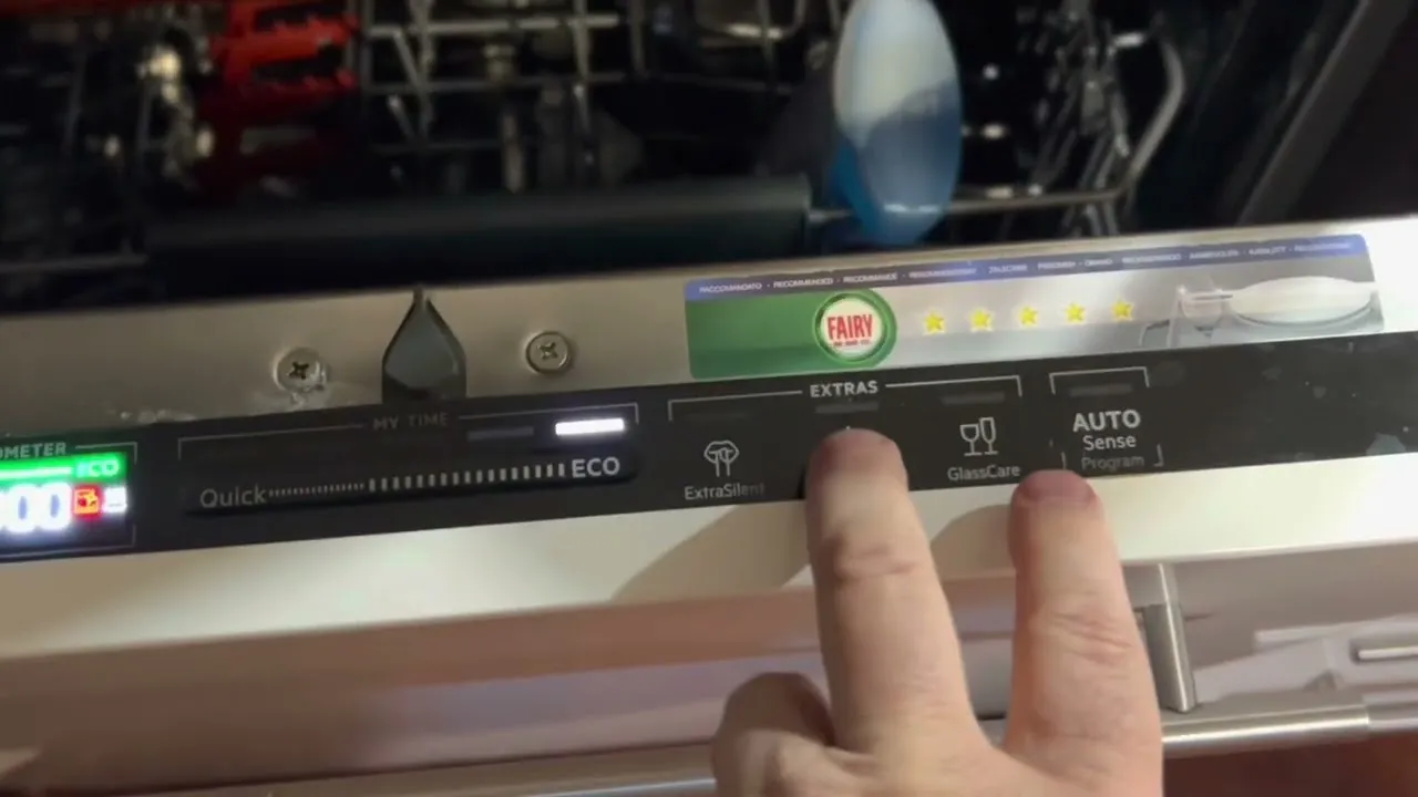 Jak włączyć czyszczenie zmywarki Electrolux i uniknąć awarii