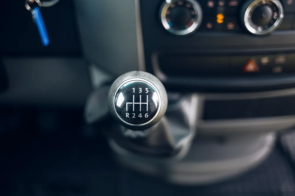 Jak zmieniać biegi w ciężarówce - uniknij najczęstszych błędów