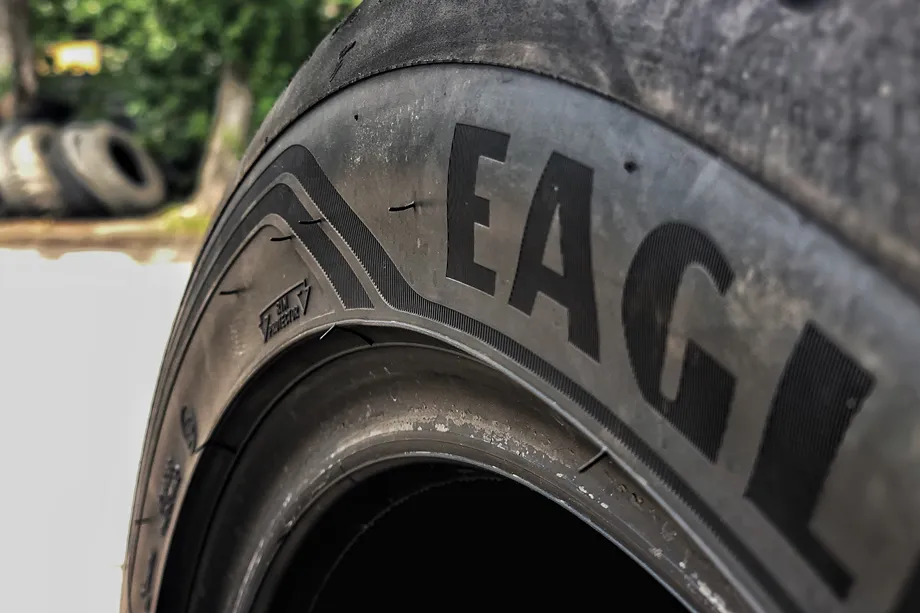 Co to jest rant ochronny w oponie i jak chroni Twoje felgi