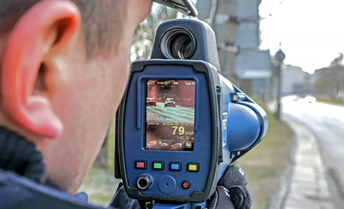 Poznaj wszystkie urządzenia, którymi policja mierzy prędkość na drogach