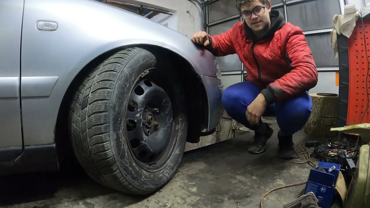 Jak ściągnąć zderzak Audi A4 B5 - proste kroki, uniknij problemów