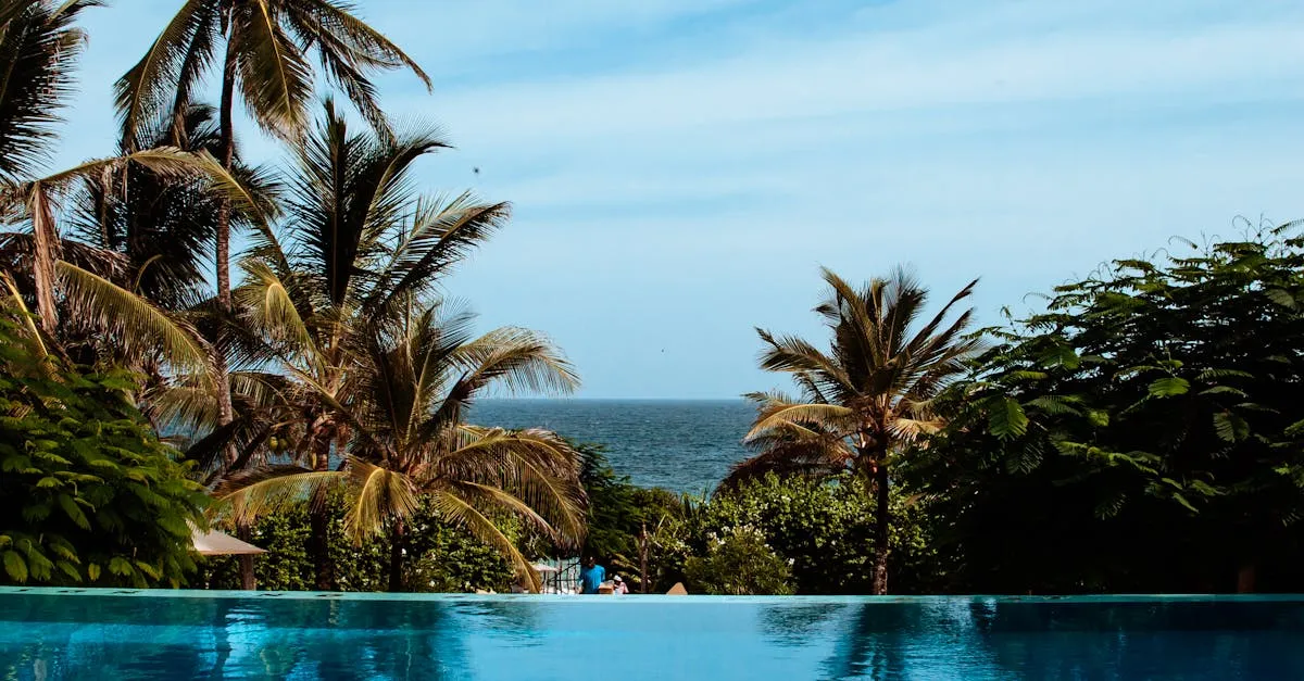 Kameralne hotele z basenem nad morzem: Tanie opcje na letni wypoczynek