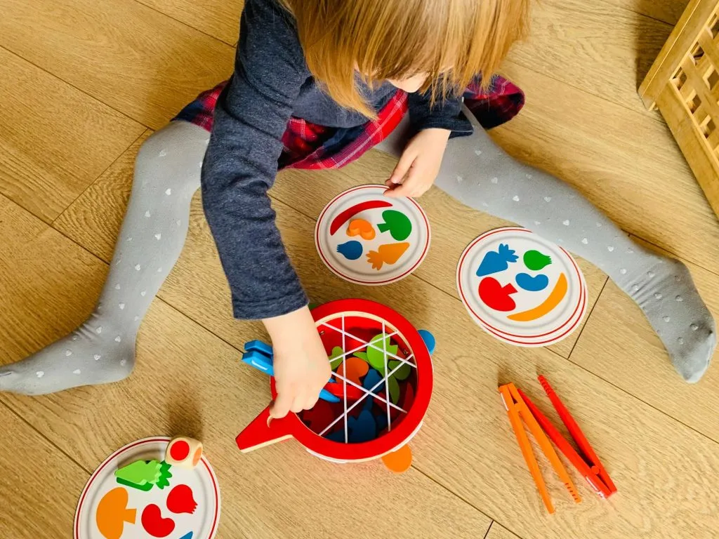 Tanie zabawki dla 4 latka: rozwój i zabawa w przystępnej cenie