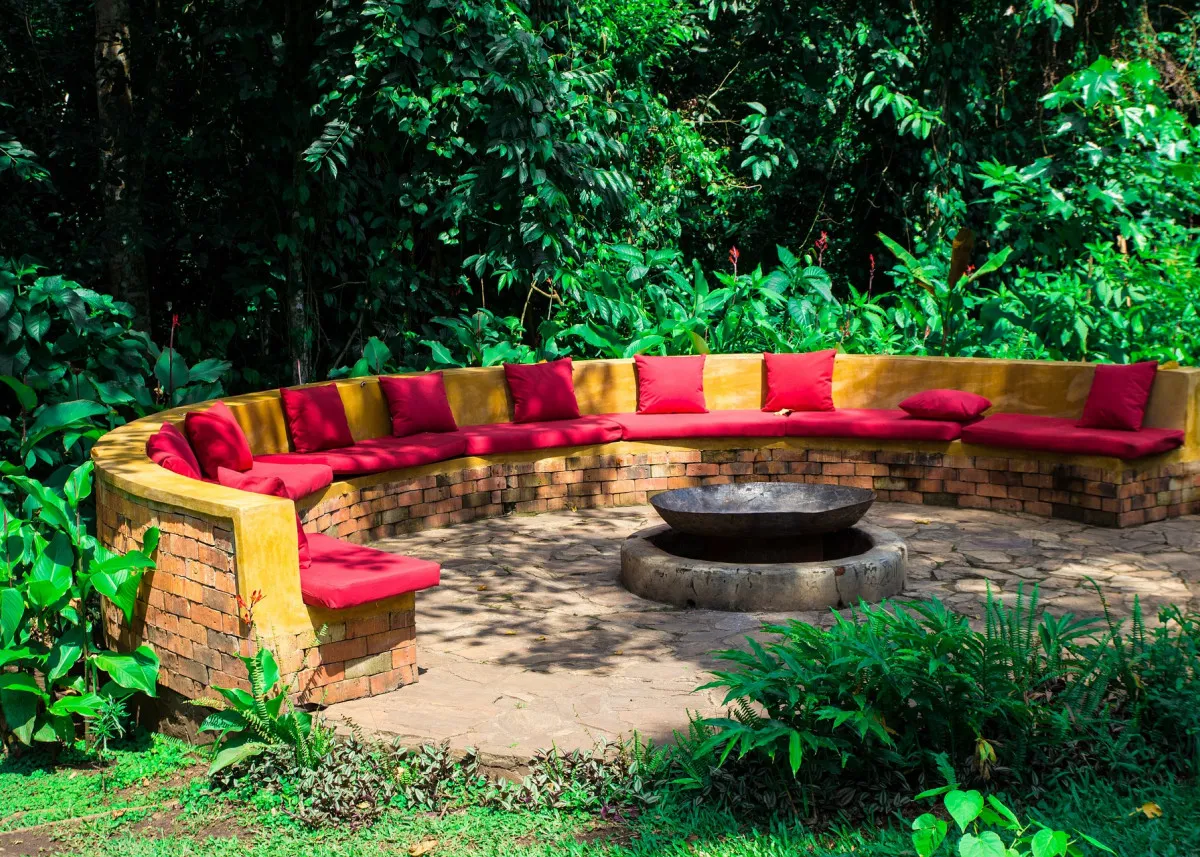 Jak zrobić ognisko w ogrodzie: 8 kroków do bezpiecznej strefy