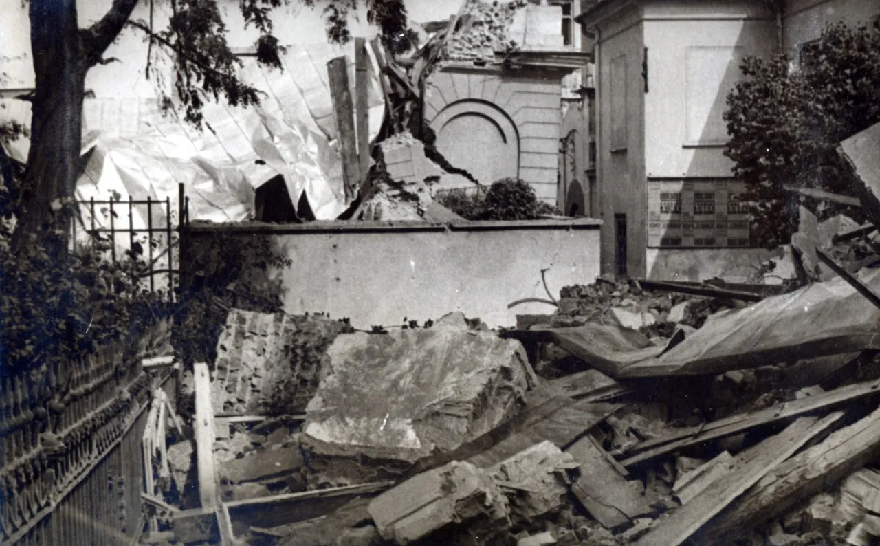 Historia II wojny światowej w filmach dostępnych online - rzetelna analiza