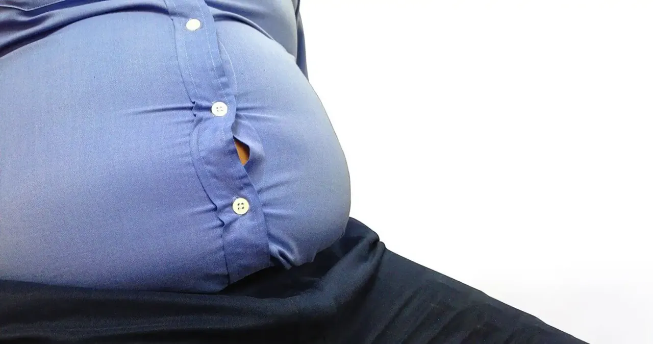 Ciągle wzdęty brzuch przyczyny – poznaj, co może ci dolegać