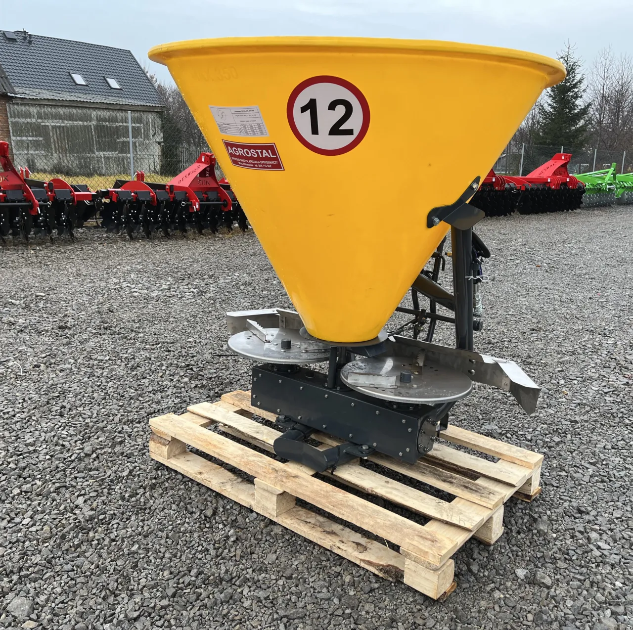 Rozsiewacz nawozów lejek - najlepsze rozsiewacze nawozów z lejkiem w jednym