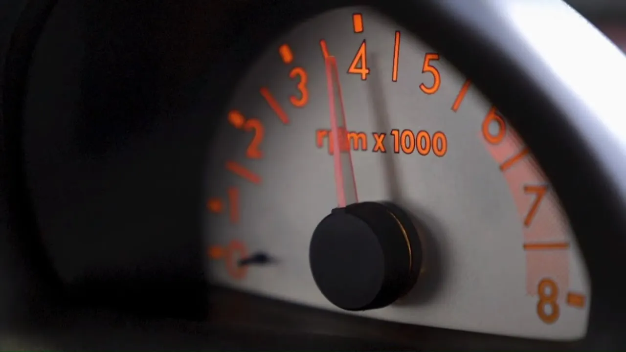 Jak podłączyć obrotomierz do diesla - uniknij błędów instalacji