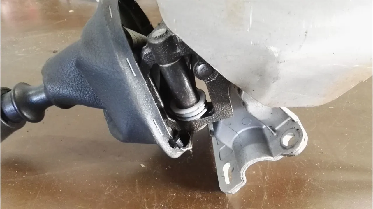 Gdzie dokładnie jest lewarek w Renault Trafic? Sprawdź i uniknij problemów!