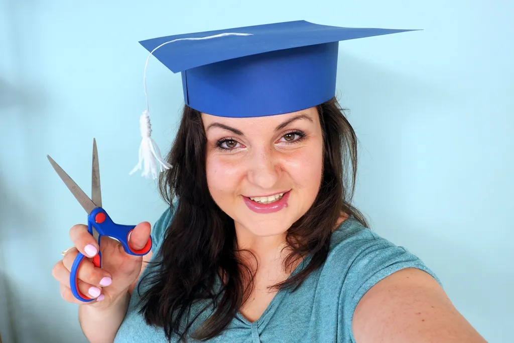 Jak zrobić czapkę na pasowanie na przedszkolaka - proste instrukcje