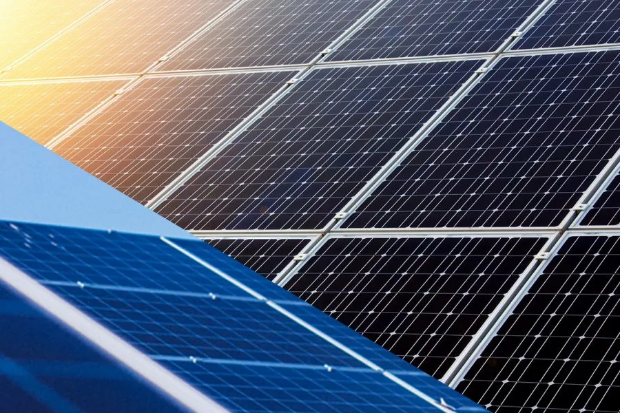 Jakie panele mono czy polikrystaliczne wybrać, by zaoszczędzić?