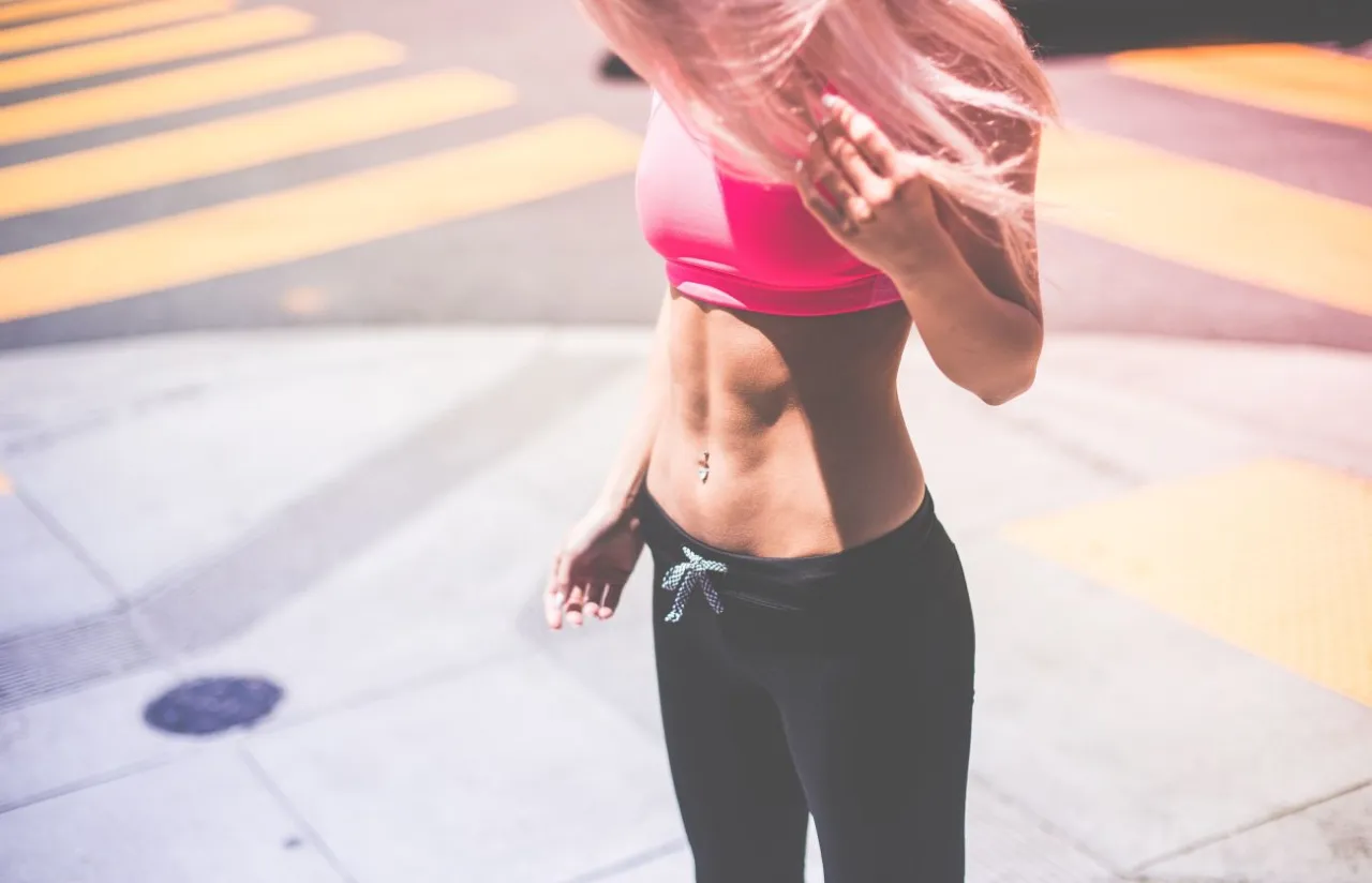 Czy bieżnia odchudza brzuch? Oto, co musisz wiedzieć o spalaniu tłuszczu