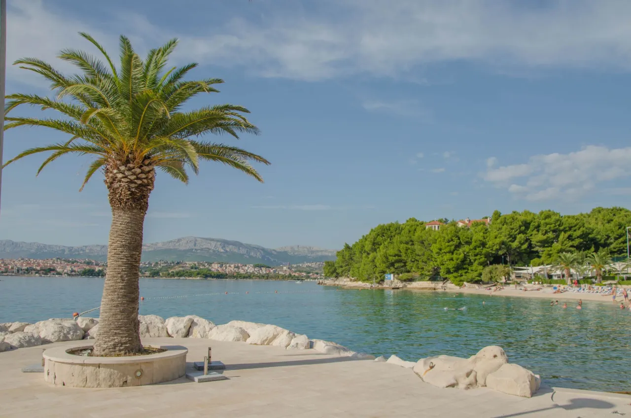 Podstrana atrakcje: Odkryj najlepsze miejsca na relaks i plażowanie Podstrana atrakcje: Odkryj najlepsze miejsca na relaks i plażowanie