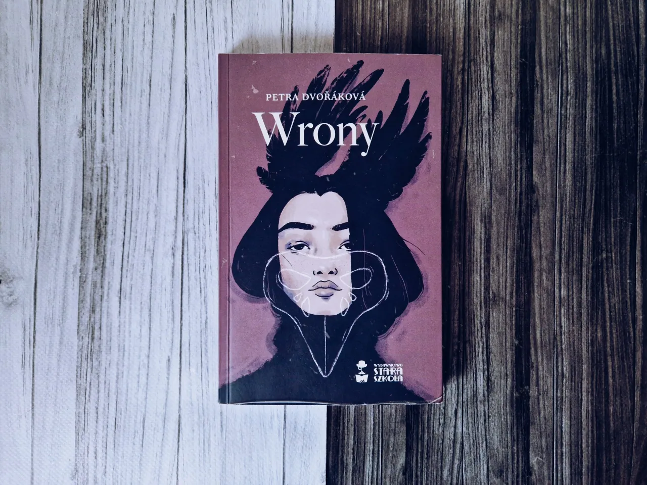 Wrony książka o czym jest: dramatyczna opowieść o rodzinnych tragediach Wrony książka o czym jest: dramatyczna opowieść o rodzinnych tragediach