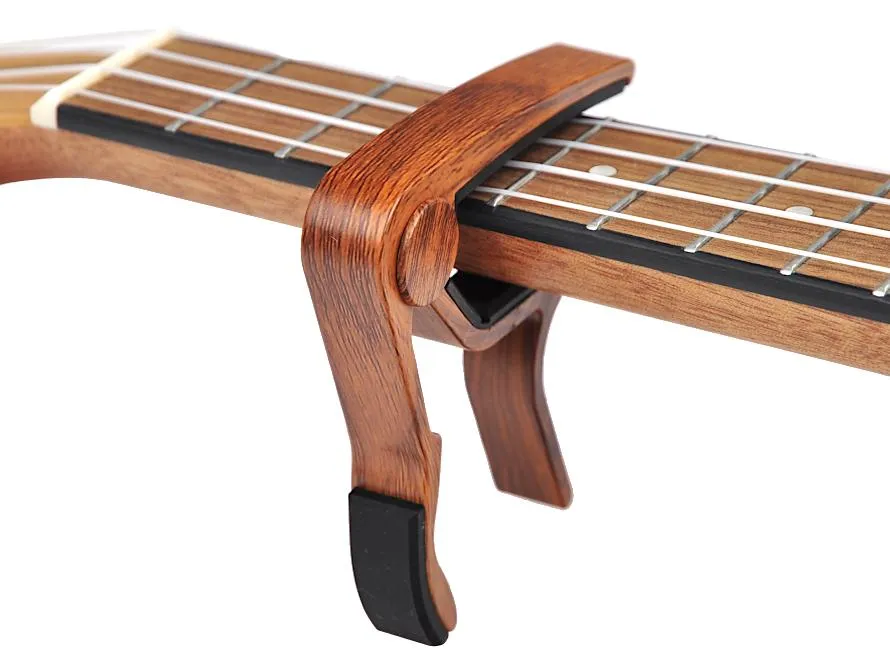 Jaki kapodaster do ukulele wybrać? Kluczowe wskazówki i modele.