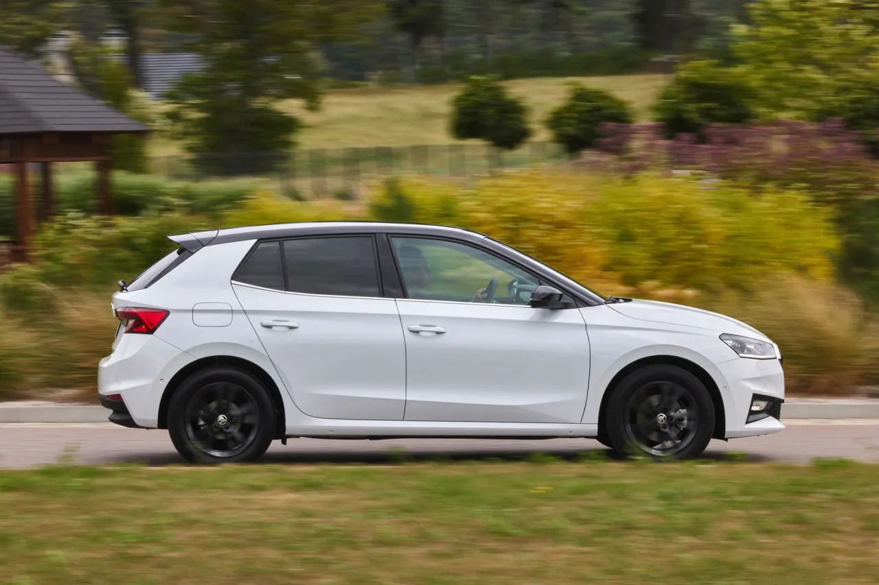 Poznaj zalety użytkowe Skody Fabii w leasingu