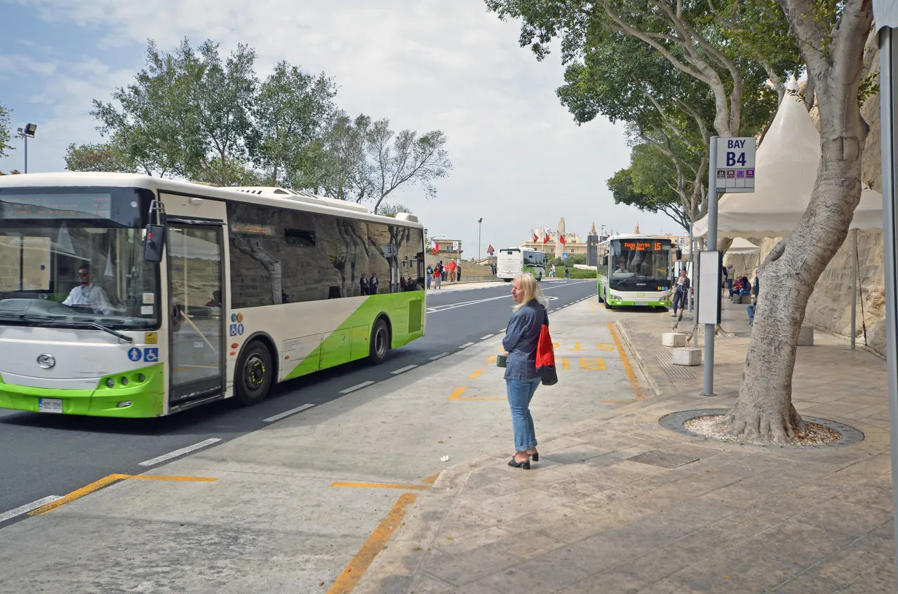 Malta: Dojazd z lotniska - 5 wygodnych opcji transportu
