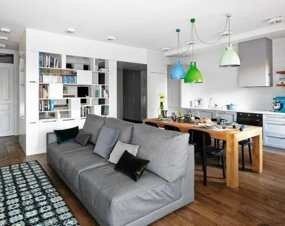 Jak podzielić salon na dwa pokoje? Sprytne sposoby na funkcjonalne wnętrze