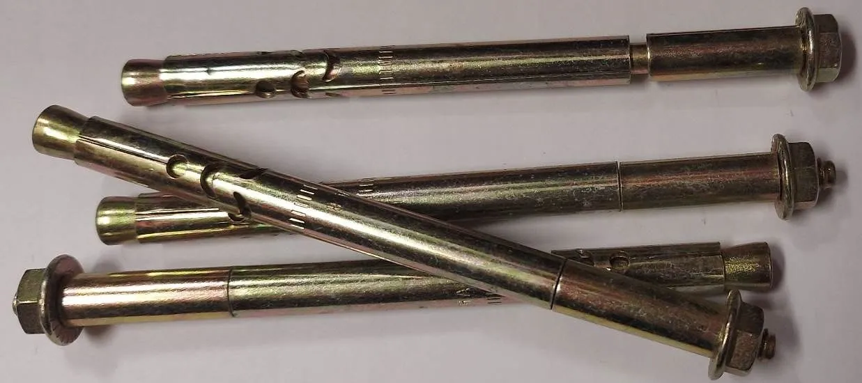 Kotwa tulejowa z hakiem - klucz do mocnych i stabilnych konstrukcji