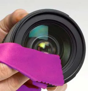 Jak bezpiecznie wyczyścić obiektyw w aparacie i uniknąć uszkodzeń