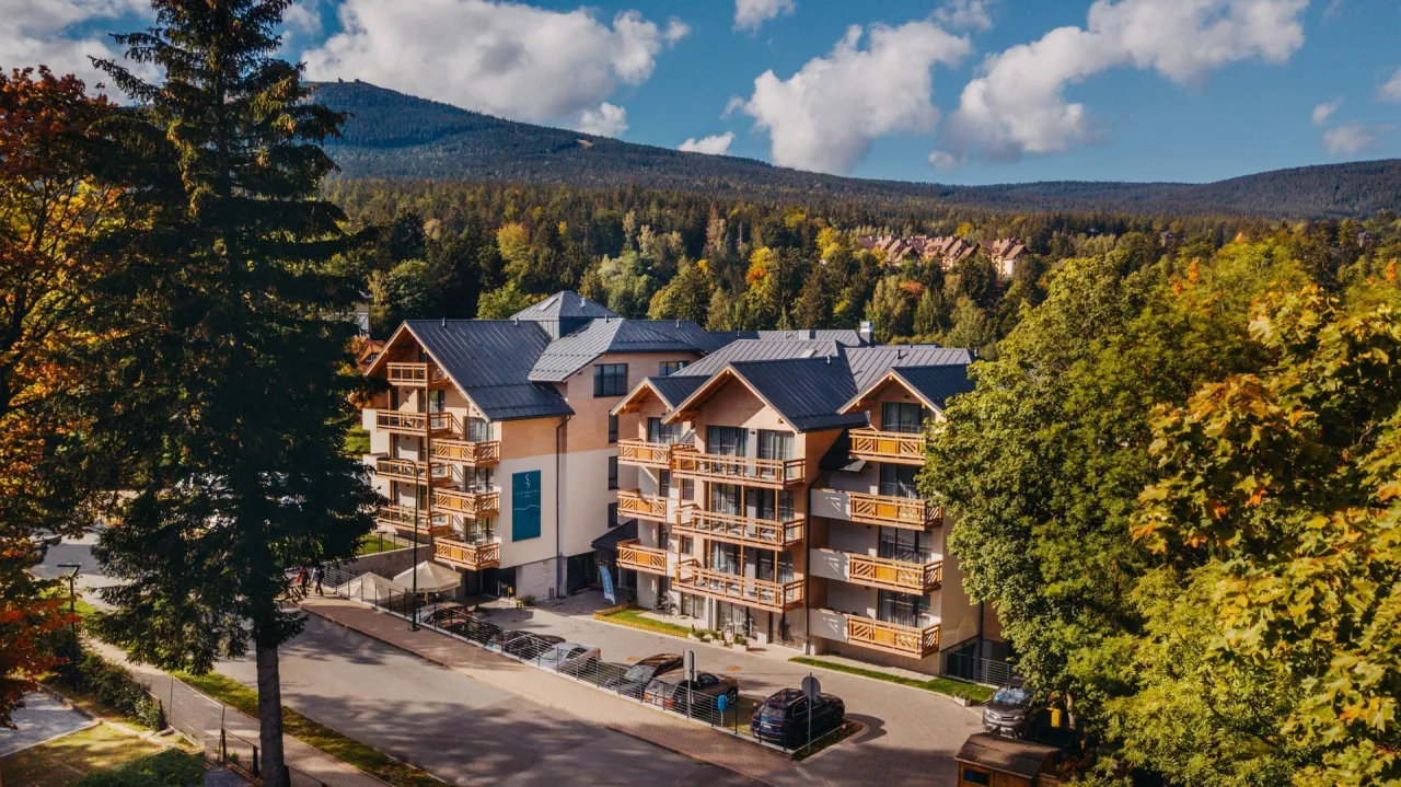 Czym się różni aparthotel od hotelu? Kluczowe różnice, które musisz znać