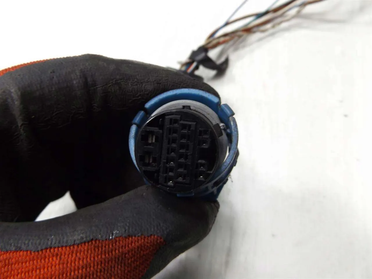 Wiązka elektryczna drzwi Opel Zafira B - klucz do bezproblemowej naprawy