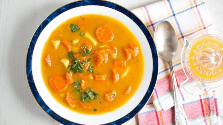 Zdrowe triki na zagęszczenie zupy bez zbędnych kalorii – odchudzające przepisy