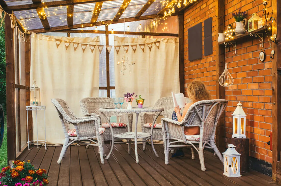 Jak zamontować zasłony na taras? Proste metody i praktyczne porady