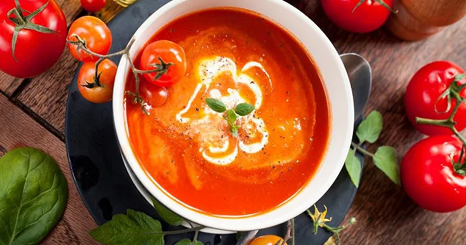 Recette de soupe tomate fraîche : un goût irrésistible et réconfortant