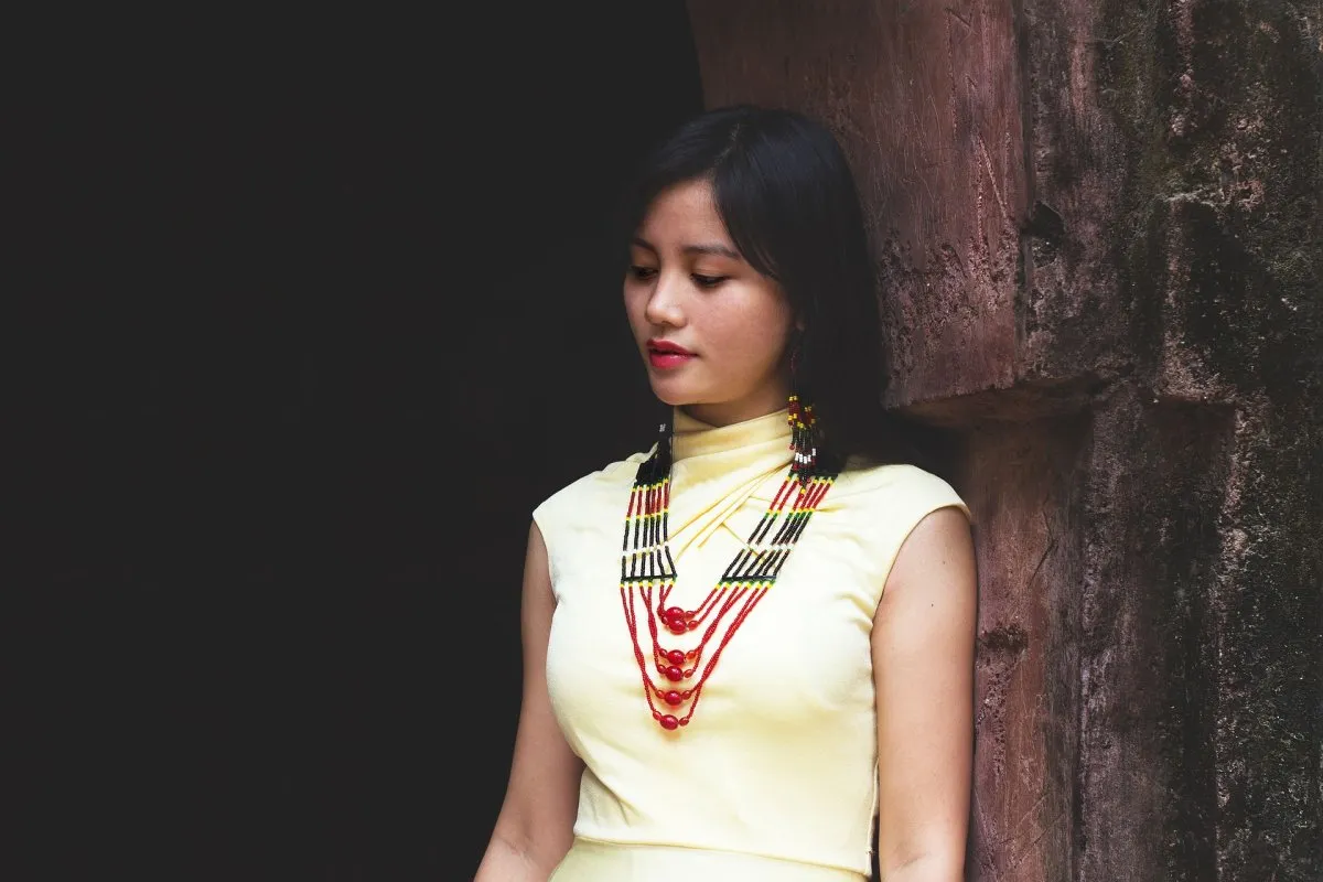 Jak wybrać idealny wisiorek do dekoltu, aby uniknąć modowych wpadek