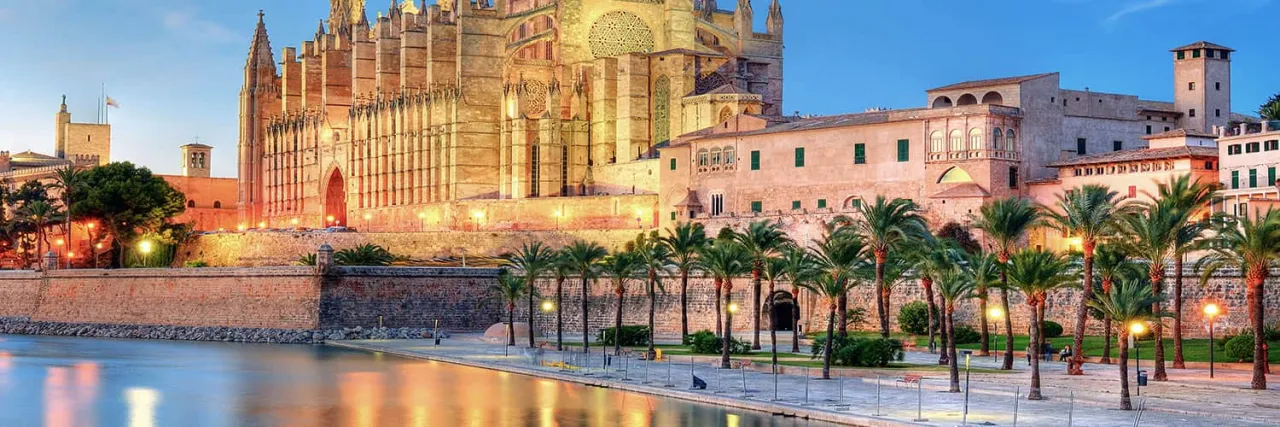 Ile kosztuje lot na Majorkę? Sprawdź ceny i oszczędź na podróży