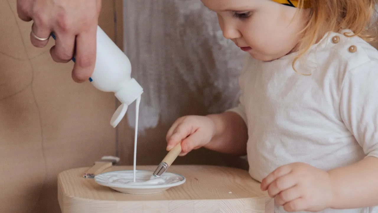 Zajęcia sensoryczne dla dzieci – co to jest i jak wspierają rozwój