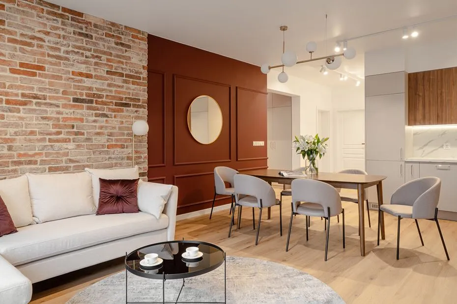 Jakie kolory ścian do czerwonej cegły? Odkryj idealne połączenia