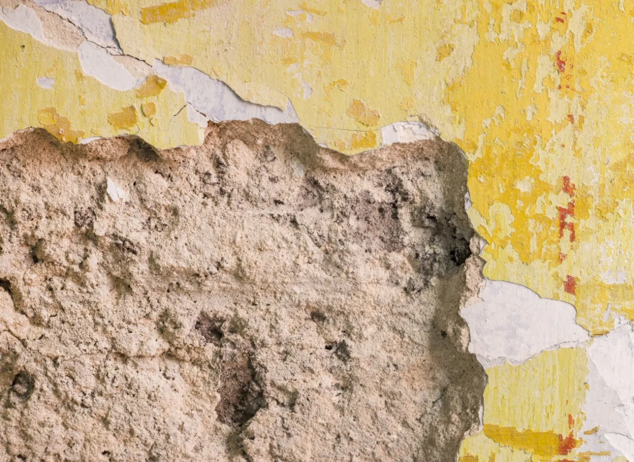 Skuteczne sposoby na uzupełnienie ubytków w elewacji budynku