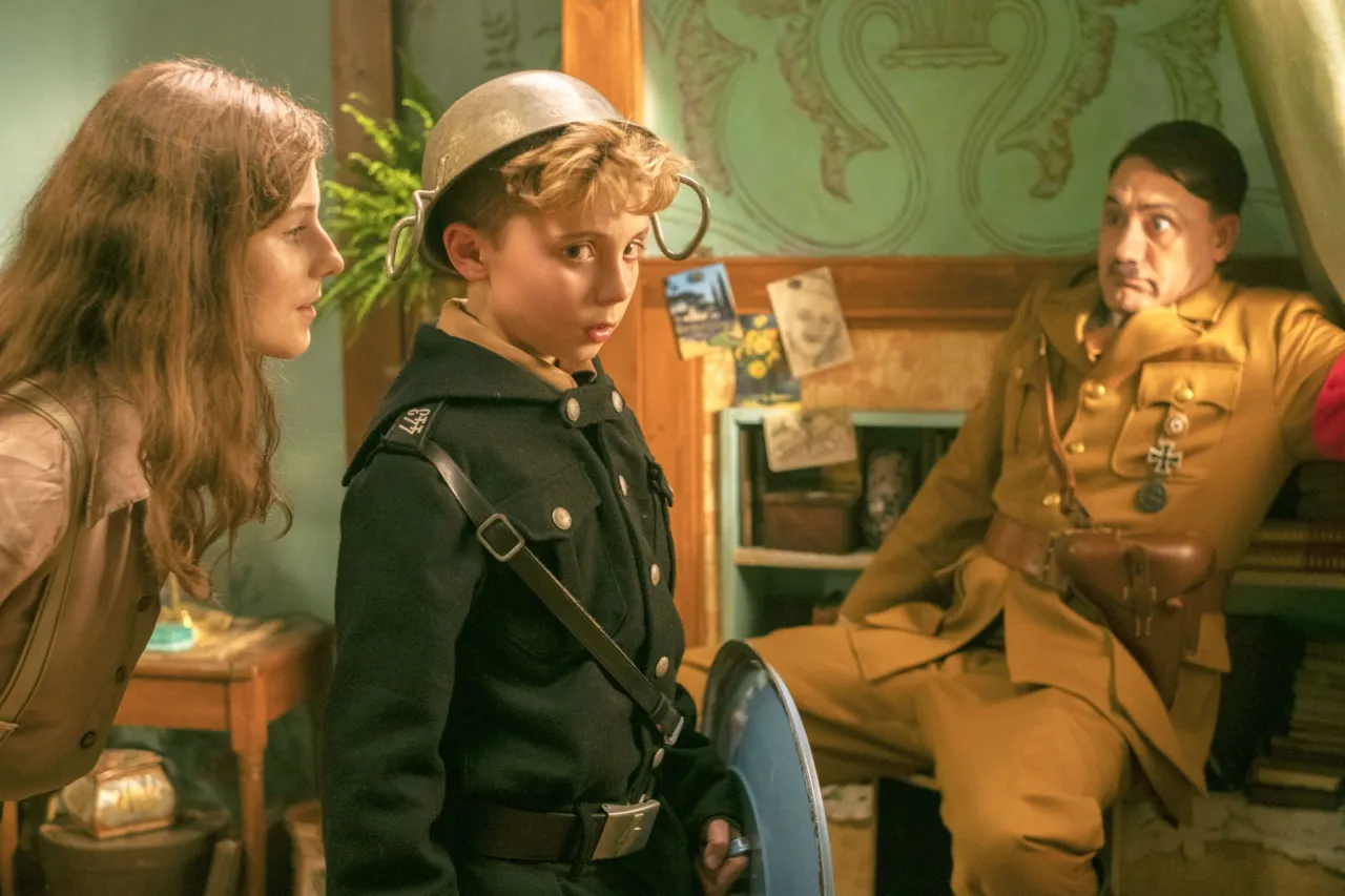 Jojo Rabbit - Poznaj Dokładne Ograniczenia Wiekowe i Zalecenia Dla Dzieci